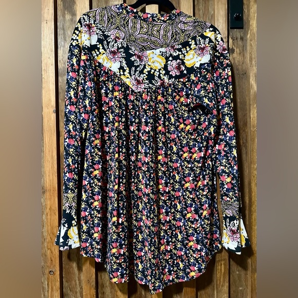 Free People Black and Pink Pleated Bib Collar Blouse Small - Picture 4 of 4